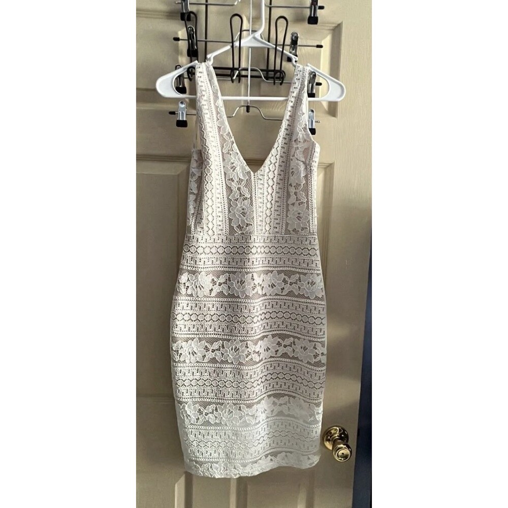 Forever 21 Womens Size Medium Beige/Lace Bodice Lined Short Length Party Dress